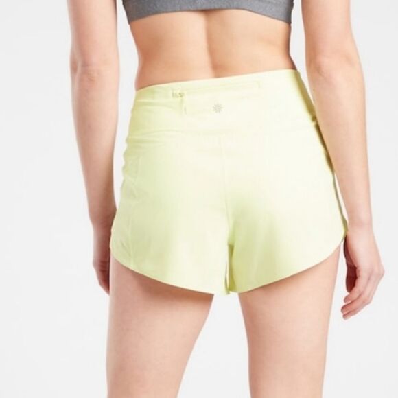 Athleta Run With It 3.5" Short New - Picture 2 of 4